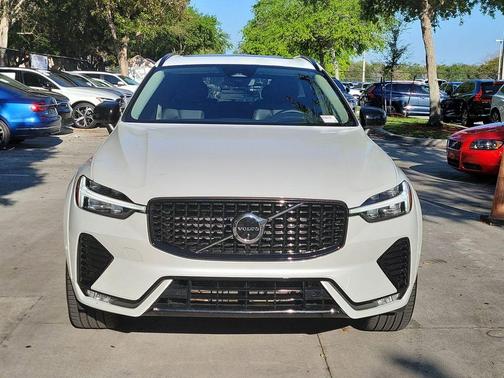 Crystal White 2024 Volvo XC60 B5 Ultimate Dark Theme