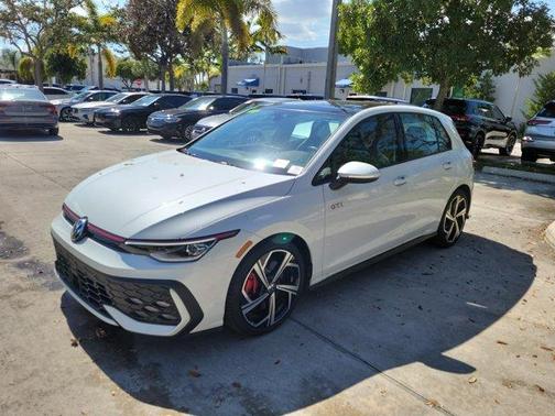 2025 Volkswagen Golf GTI 2.0T SE