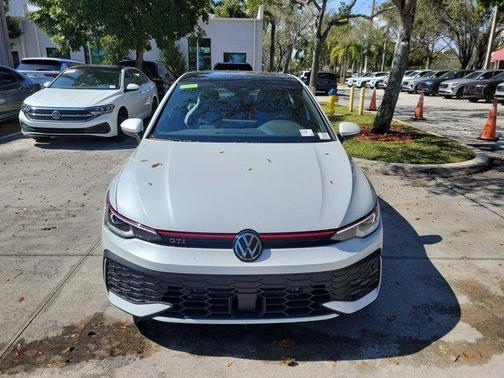 2025 Volkswagen Golf GTI 2.0T SE