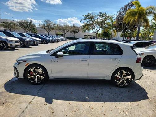 2025 Volkswagen Golf GTI 2.0T SE