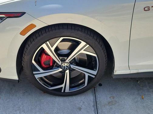 2025 Volkswagen Golf GTI 2.0T SE