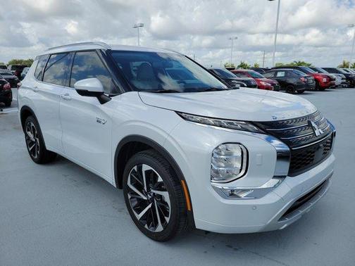 2025 Mitsubishi Outlander PHEV SEL