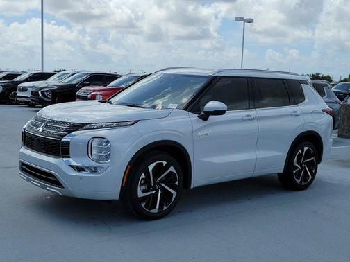 2025 Mitsubishi Outlander PHEV SEL