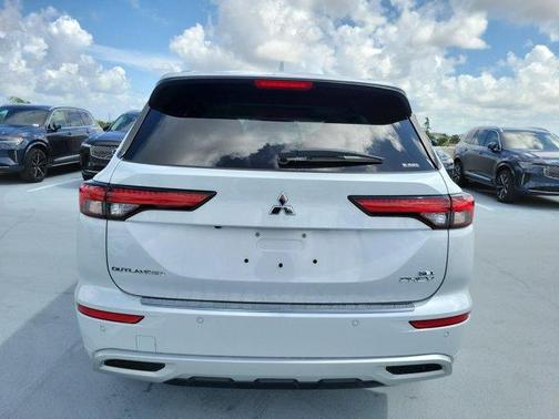 2025 Mitsubishi Outlander PHEV SEL