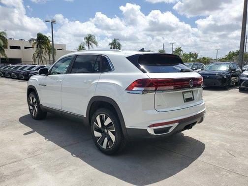 2025 Volkswagen Atlas Cross Sport 2.0T SEL