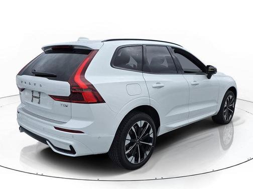 Crystal White Metallic 2026 Volvo XC60 Plug-In Hybrid T8 Plus