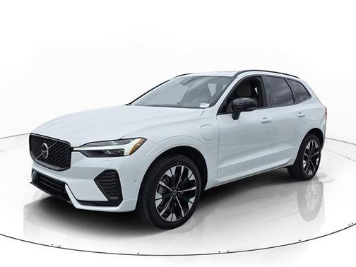 Crystal White Metallic 2026 Volvo XC60 Plug-In Hybrid T8 Plus