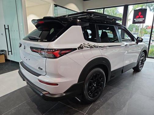 2025 Mitsubishi Outlander Trail Edition
