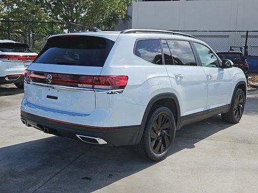 2025 Volkswagen Atlas 2.0T SE w/Technology