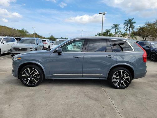 2023 Volvo XC90 B6 Plus 6-Seater