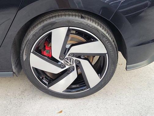 2022 Volkswagen Golf GTI 2.0T SE