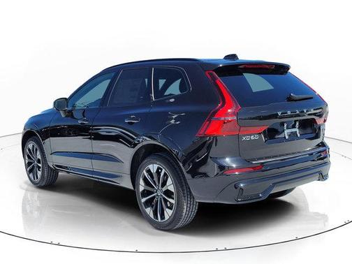 Onyx Black Metallic 2026 Volvo XC60 B5 Plus