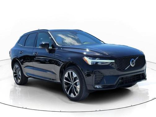 Onyx Black Metallic 2026 Volvo XC60 B5 Plus