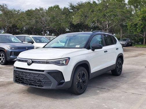 2026 Volkswagen Taos 1.5T SE Black