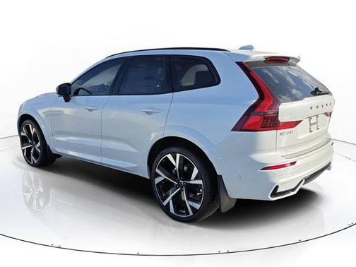 Crystal White Metallic 2026 Volvo XC60 B5 Ultra