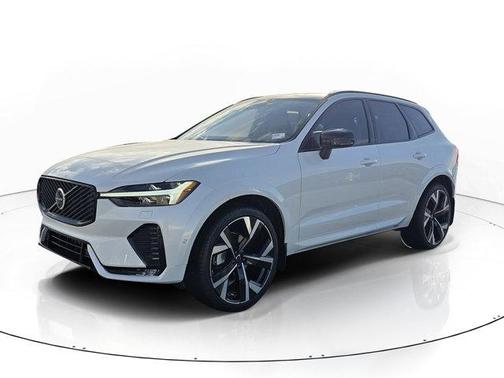 Crystal White Metallic 2026 Volvo XC60 B5 Ultra