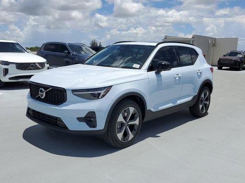 2026 Volvo XC90 PLUS