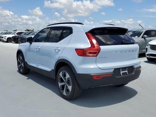 2026 Volvo XC90 PLUS