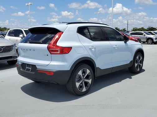 2026 Volvo XC90 PLUS