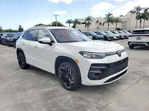 2025 Volkswagen Tiguan 2.0T SEL R-Line