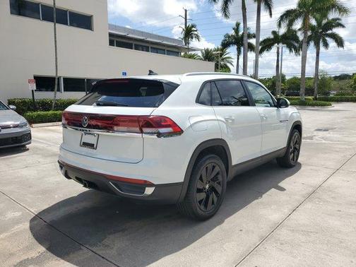 2025 Volkswagen Atlas Cross Sport 2.0T SE w/Technology