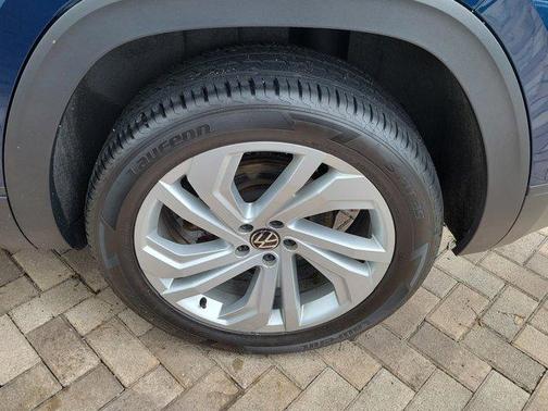 2023 Volkswagen Atlas Cross Sport 3.6L V6 SE w/Technology