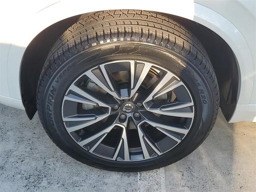 2022 Volvo XC90 T6 Momentum 6 Passenger