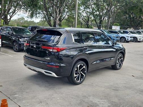 2025 Mitsubishi Outlander PHEV SEL