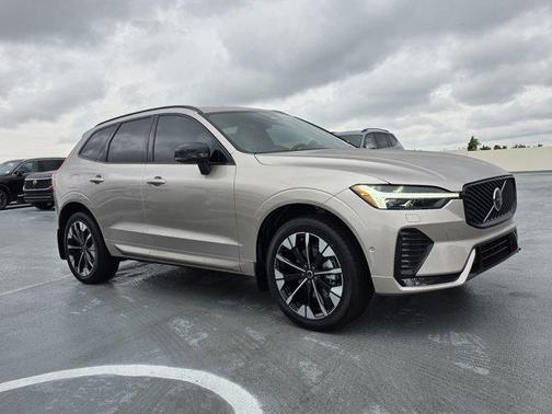 2026 Volvo XC60 B5 Plus