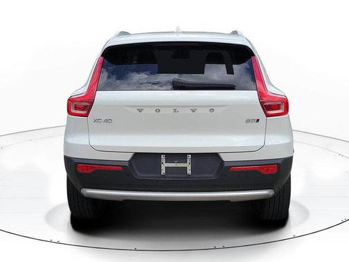 Crystal White 2023 Volvo XC40 B5 Plus Bright Theme
