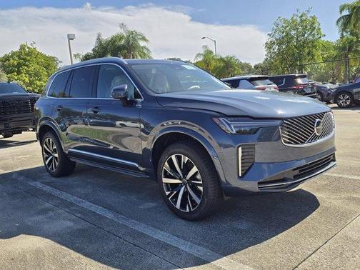 2025 Volvo XC90 B6 Core