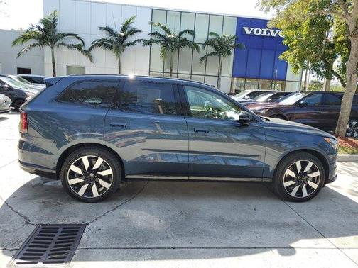 2025 Volvo EX90 Twin Motor Performance Ultra