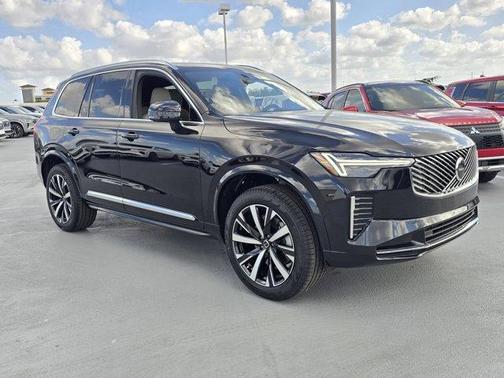 2025 Volvo XC90 B5 Core