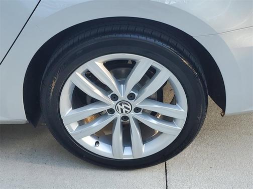 2019 Volkswagen Passat 2.0T Wolfsburg
