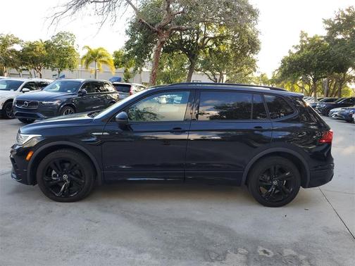 2023 Volkswagen Tiguan 2.0T SE R-Line Black