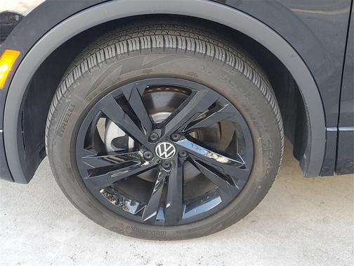 2023 Volkswagen Tiguan 2.0T SE R-Line Black