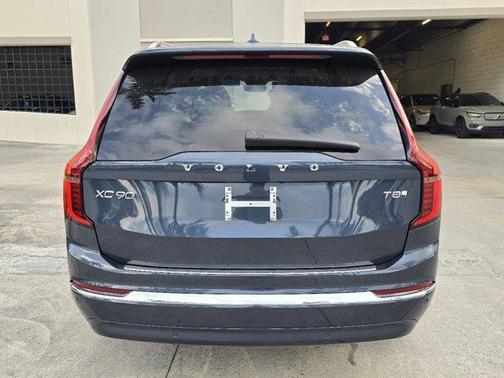 2025 Volvo XC90 Plug-In Hybrid T8 Plus 7-Seater