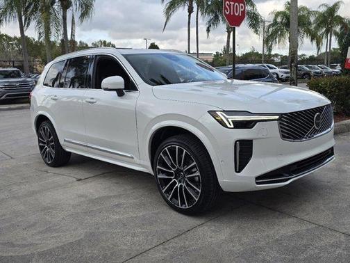2025 Volvo XC90 B5 Plus 6-Seater