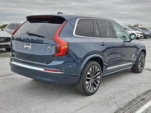 2025 Volvo XC90 B6 Plus 7-Seater
