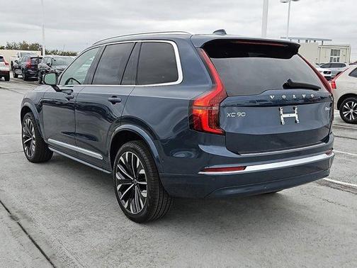 2025 Volvo XC90 B6 Plus 7-Seater