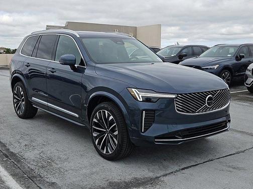 2025 Volvo XC90 B6 Plus 7-Seater