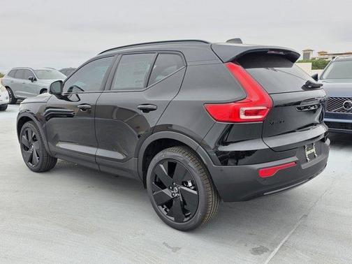 2026 Volvo XC40 B5 Ultra Black Edition