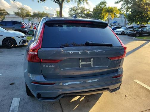 2024 Volvo XC60 B5 Core