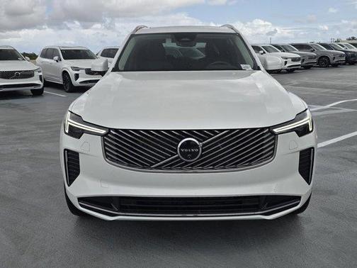 2025 Volvo XC90 B6 Plus 7-Seater