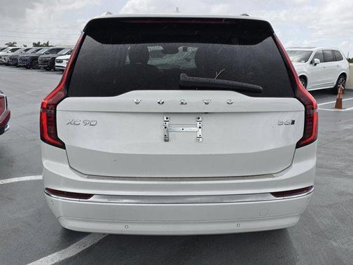 2025 Volvo XC90 B6 Plus 7-Seater
