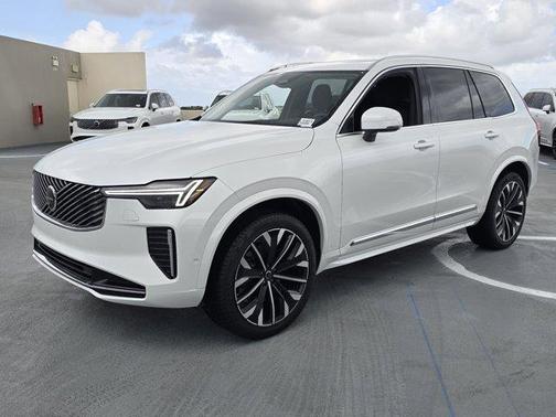 2025 Volvo XC90 B6 Plus 7-Seater