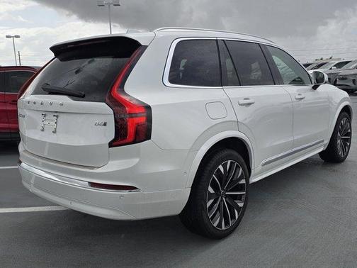 2025 Volvo XC90 B6 Plus 7-Seater