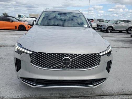2025 Volvo XC90 B6 Plus 7-Seater