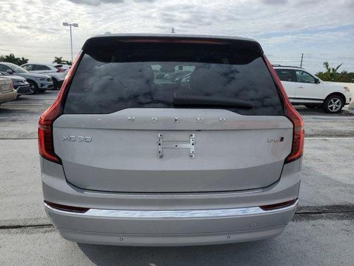 2025 Volvo XC90 B6 Plus 7-Seater