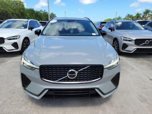 Gray Metallic 2024 Volvo XC60 B5 Plus Dark Theme